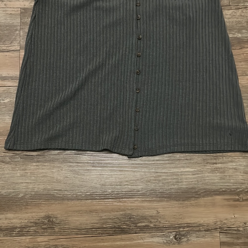 AEO olive button front tank NWT - Picture 4 of 12